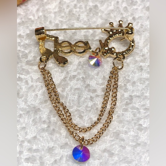 Pretty gold and rhinestone QUEEN brooch/pin - Picture 8 of 10